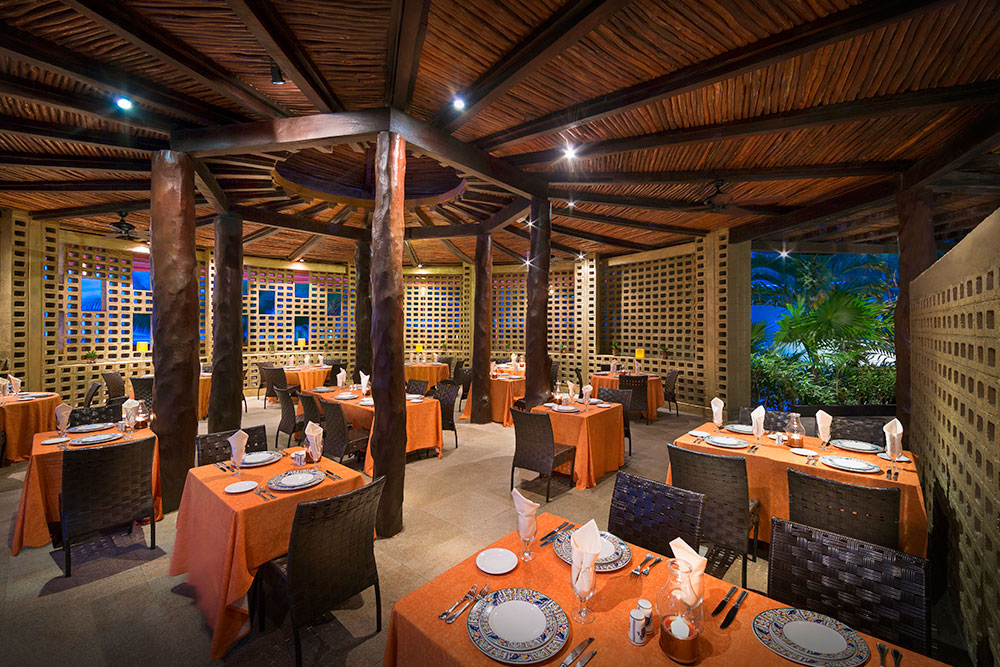 hard-rock-hotel-cancun-frida-restaurante Celebrate Cinco de Mayo at These Fun Resorts in Mexico!