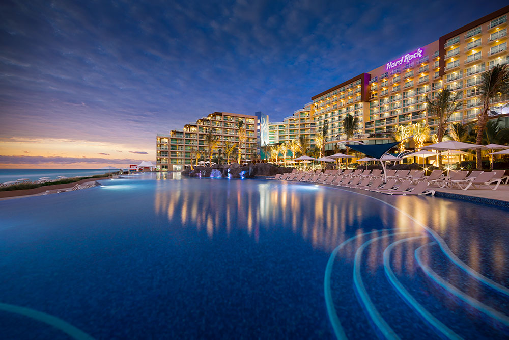 hard-rock-hotel-cancun-pool-to-building-shot1