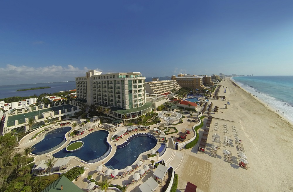 var-www-media-sandos-uploads-profesionales-imagenes-res-sandos_cancun_outdoors_59-120 Top 5 Favorite Pools at All Inclusive Resorts