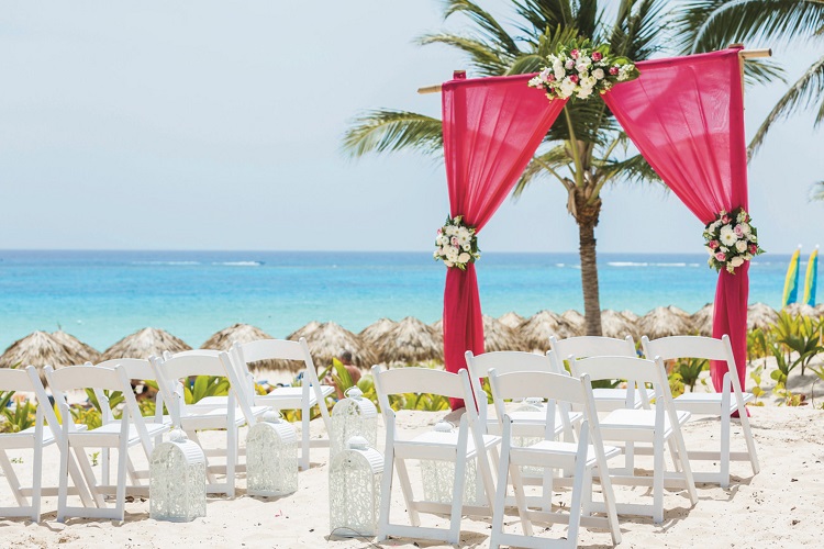 Beach wedding at Riu Palace Bavaro in Punta Cana