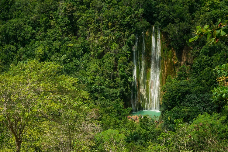 Favorite Beach Vacation Activities | Dominican Republic waterfall