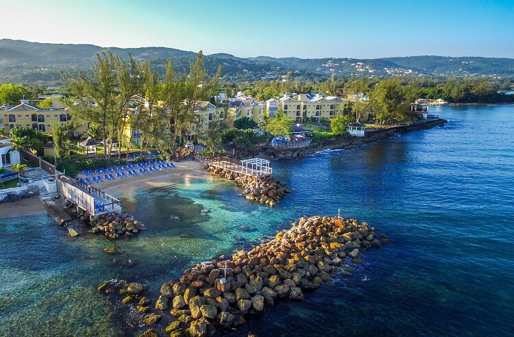 Best all inclusive scuba diving resorts | Jewel Paradise Cove Beach Resort & Spa
