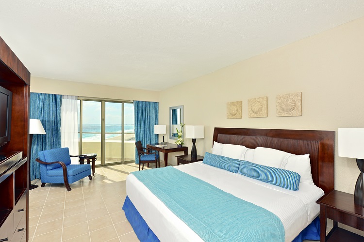 Junior suite at Iberostar Selection Cancun in Mexico