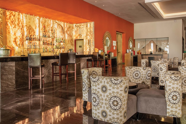 Lobby bar at Sunscape Akumal Beach Resort & Spa in Mexico