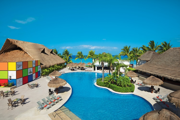 Swimming pool at Sunscape Sabor Cozumel