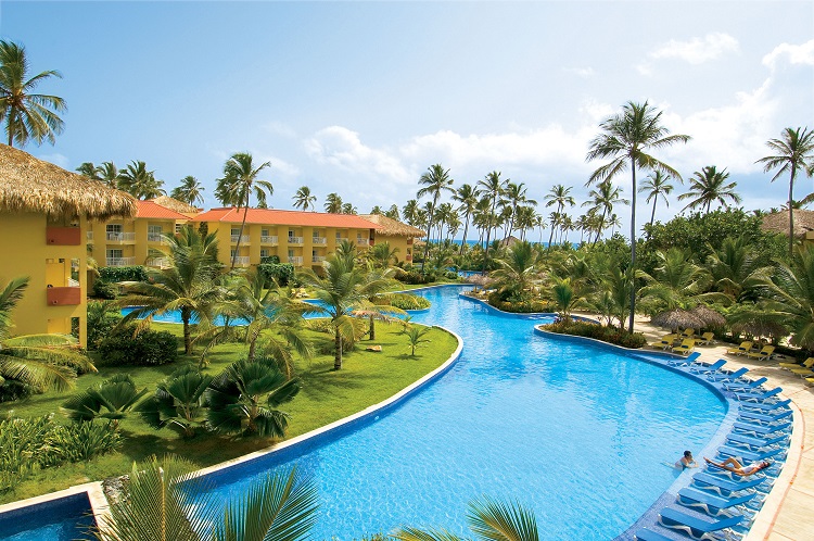 Swimming pool at Dreams Punta Cana Resort & Spa in the Dominican Republic