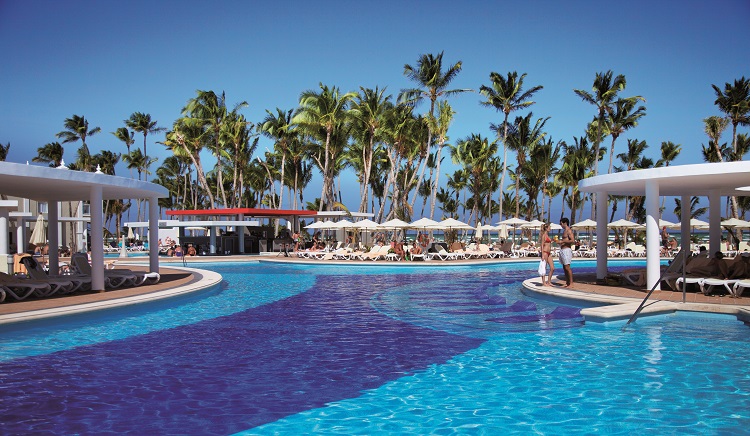 Swimming pool at Riu Palace Bavaro in Punta Cana