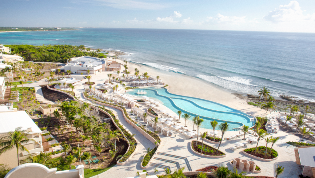 TRS Yucatan Infinity Pool